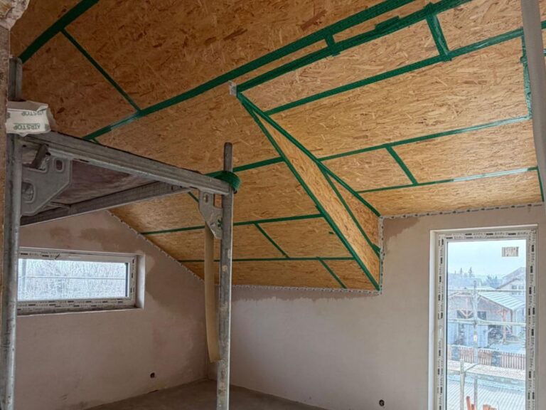 Stavební firma KD Haus - stavba rodinného domu - lešení, okna, omítka